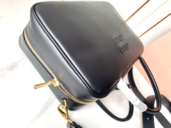 スーパーコピーブランドバッグ素材ディテール